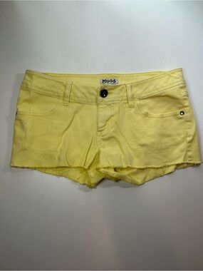 Mudd Women's 9 Pale Yellow Denim Cutoff Low Rise Shorts Frayed Hem